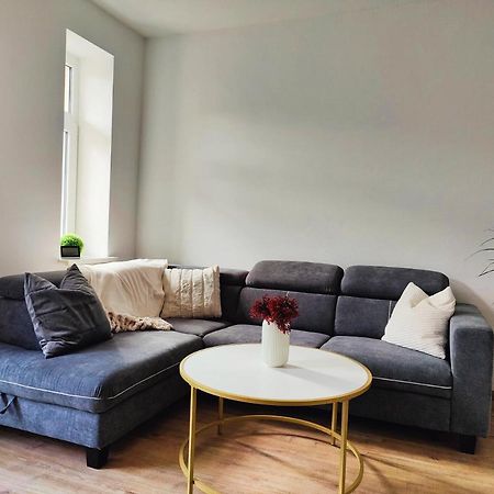 Neu Sanierte Wohnung Mit Balkon Und Stellplatz Érfurt Exterior foto