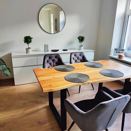Neu Sanierte Wohnung Mit Balkon Und Stellplatz Érfurt Exterior foto