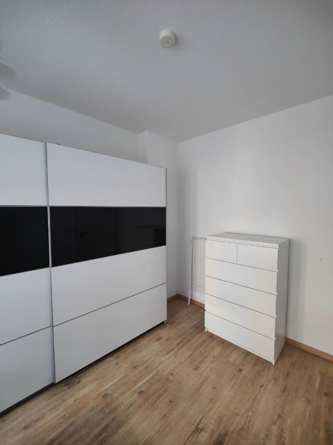 Neu Sanierte Wohnung Mit Balkon Und Stellplatz Érfurt Exterior foto