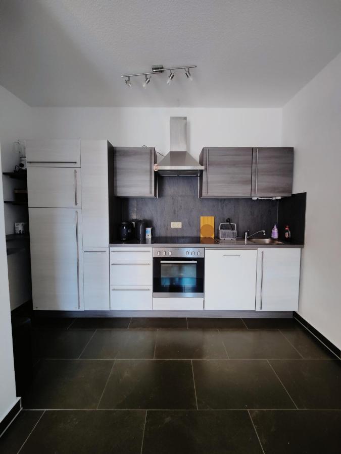Neu Sanierte Wohnung Mit Balkon Und Stellplatz Érfurt Exterior foto