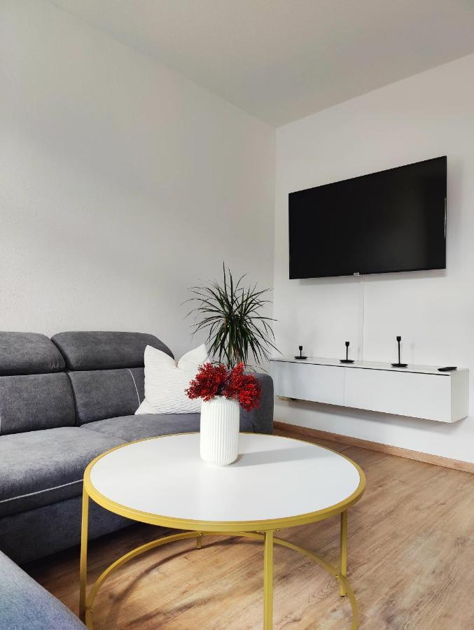 Neu Sanierte Wohnung Mit Balkon Und Stellplatz Érfurt Exterior foto
