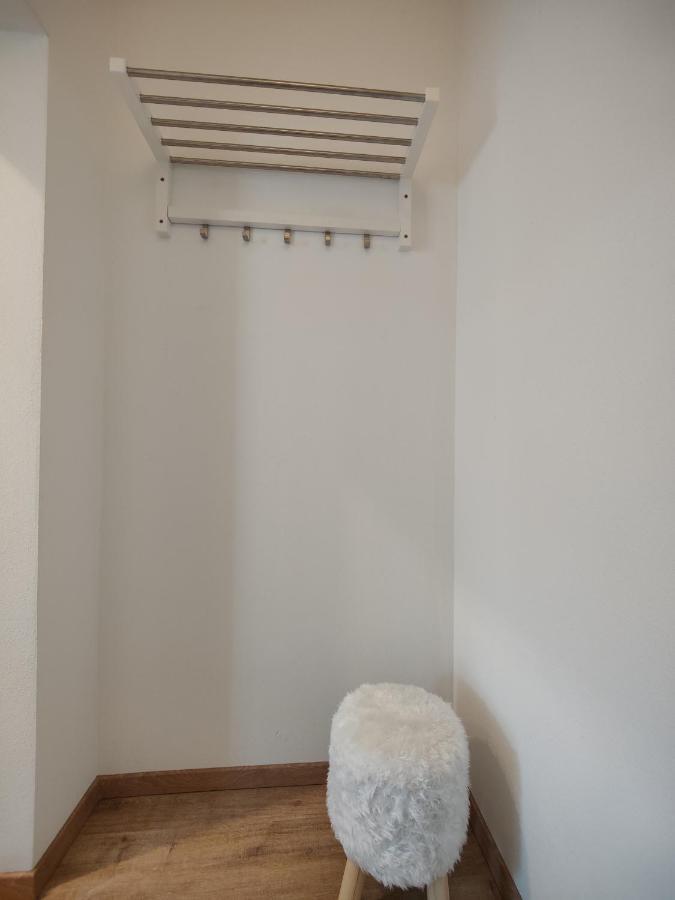 Neu Sanierte Wohnung Mit Balkon Und Stellplatz Érfurt Exterior foto